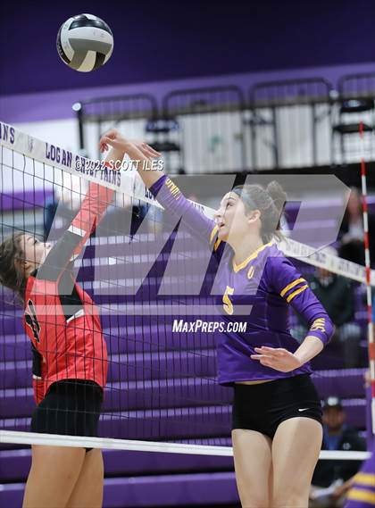 Thumbnail 1 in Unioto vs. Circleville (OHSAA D2 District) photogallery.
