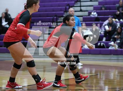 Thumbnail 2 in Unioto vs. Circleville (OHSAA D2 District) photogallery.
