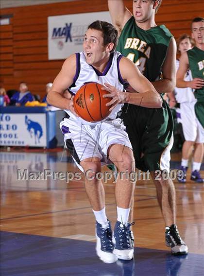 Thumbnail 2 in Brea Olinda vs Carlsbad (MaxPreps Holiday Classic) photogallery.
