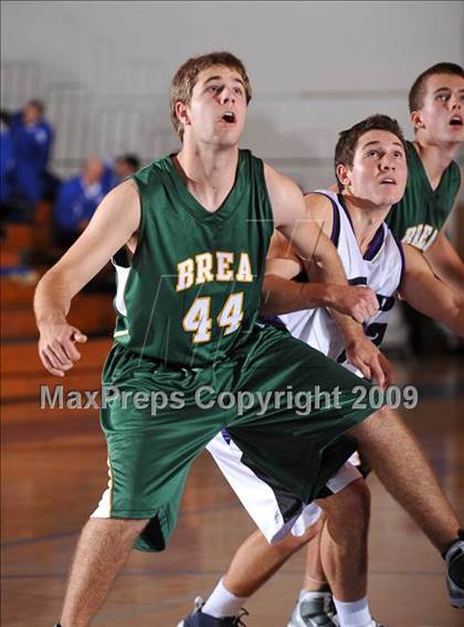 Thumbnail 1 in Brea Olinda vs Carlsbad (MaxPreps Holiday Classic) photogallery.