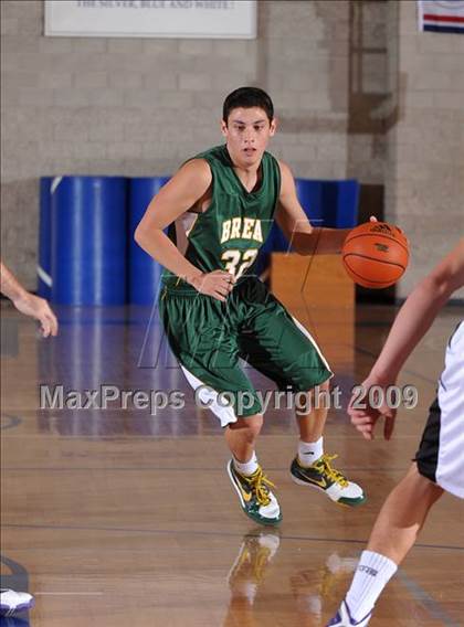 Thumbnail 3 in Brea Olinda vs Carlsbad (MaxPreps Holiday Classic) photogallery.