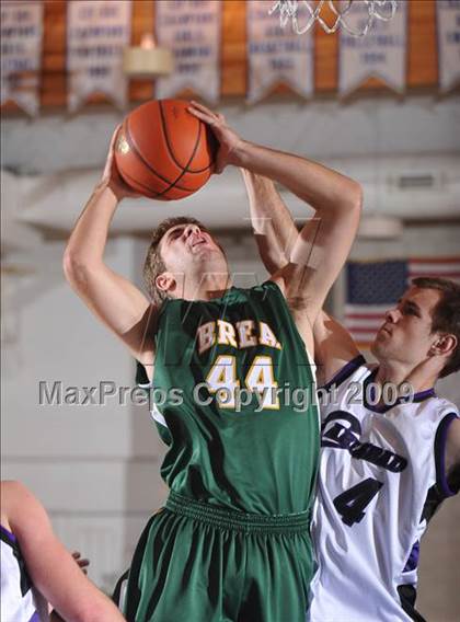 Thumbnail 3 in Brea Olinda vs Carlsbad (MaxPreps Holiday Classic) photogallery.