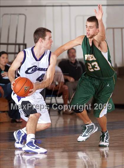 Thumbnail 3 in Brea Olinda vs Carlsbad (MaxPreps Holiday Classic) photogallery.