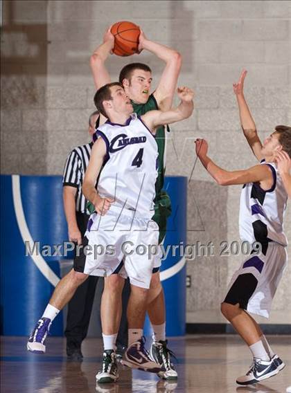 Thumbnail 1 in Brea Olinda vs Carlsbad (MaxPreps Holiday Classic) photogallery.