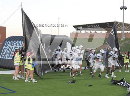 Thumbnail 3 in Tompkins vs Paetow photogallery.