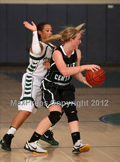 Thumbnail 2 in Valley Center vs. McNair (So Cal Holiday Prep Classic) photogallery.