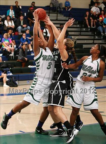 Thumbnail 3 in Valley Center vs. McNair (So Cal Holiday Prep Classic) photogallery.