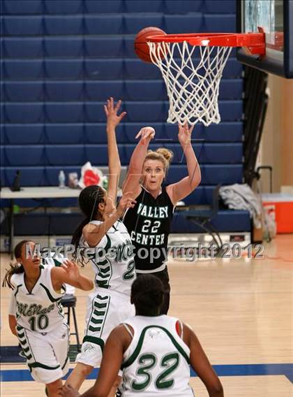 Thumbnail 1 in Valley Center vs. McNair (So Cal Holiday Prep Classic) photogallery.