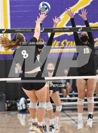 Thumbnail 1 in Village Christian vs. Archbishop Mitty (Durango Fall Classic) photogallery.