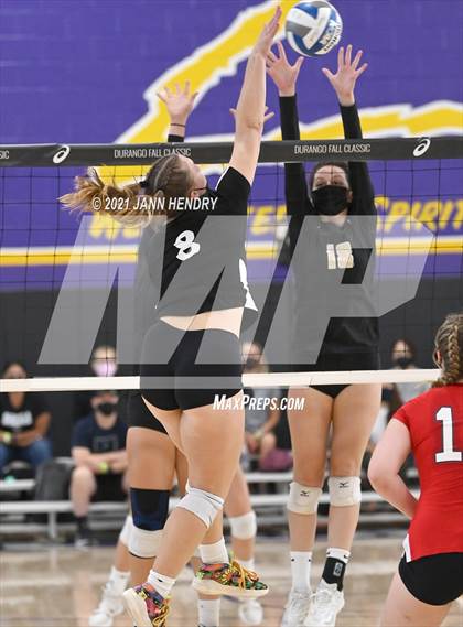Thumbnail 2 in Village Christian vs. Archbishop Mitty (Durango Fall Classic) photogallery.