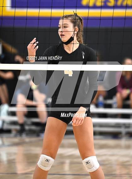 Thumbnail 2 in Village Christian vs. Archbishop Mitty (Durango Fall Classic) photogallery.