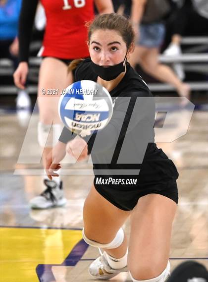 Thumbnail 3 in Village Christian vs. Archbishop Mitty (Durango Fall Classic) photogallery.