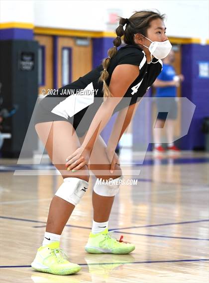 Thumbnail 1 in Village Christian vs. Archbishop Mitty (Durango Fall Classic) photogallery.