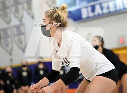 Thumbnail 1 in Village Christian vs. Archbishop Mitty (Durango Fall Classic) photogallery.