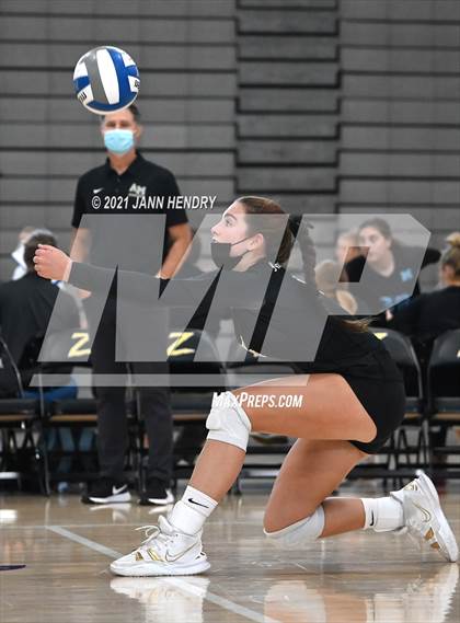 Thumbnail 2 in Village Christian vs. Archbishop Mitty (Durango Fall Classic) photogallery.