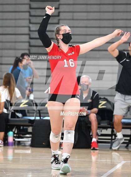Thumbnail 3 in Village Christian vs. Archbishop Mitty (Durango Fall Classic) photogallery.