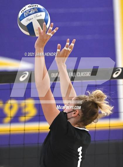 Thumbnail 2 in Village Christian vs. Archbishop Mitty (Durango Fall Classic) photogallery.