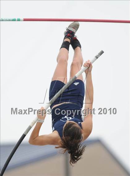 Thumbnail 1 in NCHSAA 4A Track and Field Championships photogallery.