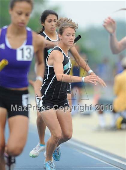 Thumbnail 1 in NCHSAA 4A Track and Field Championships photogallery.
