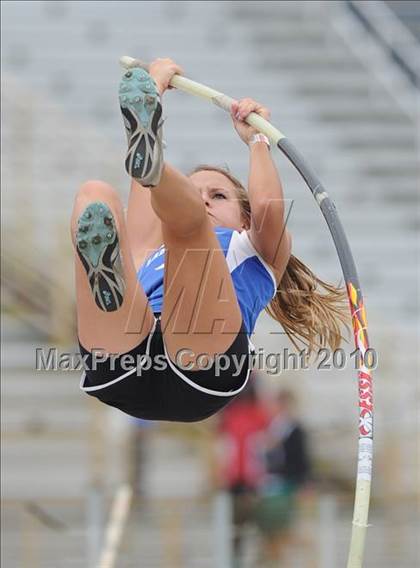 Thumbnail 3 in NCHSAA 4A Track and Field Championships photogallery.