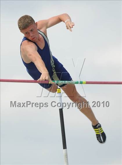 Thumbnail 2 in NCHSAA 4A Track and Field Championships photogallery.