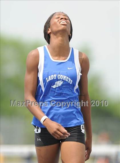 Thumbnail 2 in NCHSAA 4A Track and Field Championships photogallery.