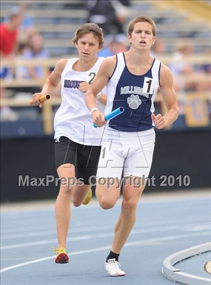 Thumbnail 2 in NCHSAA 4A Track and Field Championships photogallery.
