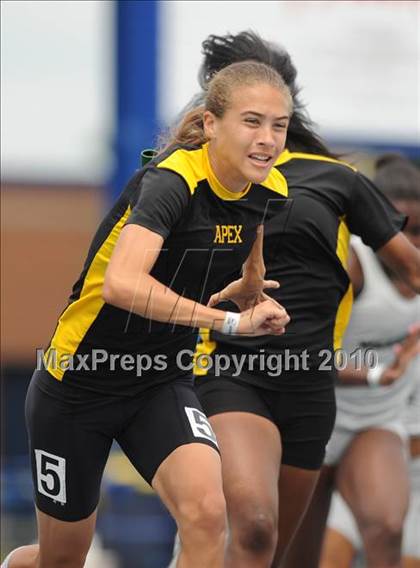 Thumbnail 1 in NCHSAA 4A Track and Field Championships photogallery.