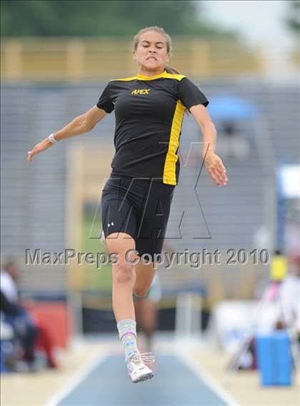 Thumbnail 1 in NCHSAA 4A Track and Field Championships photogallery.