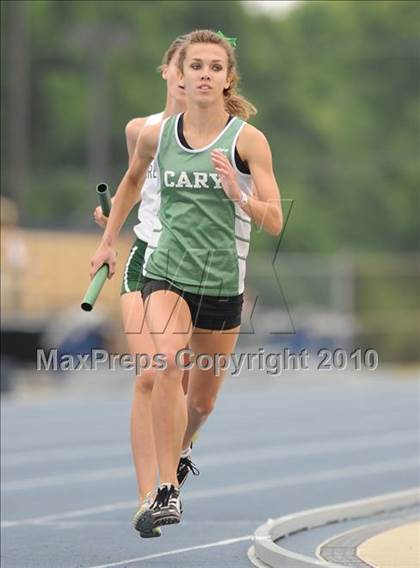Thumbnail 1 in NCHSAA 4A Track and Field Championships photogallery.