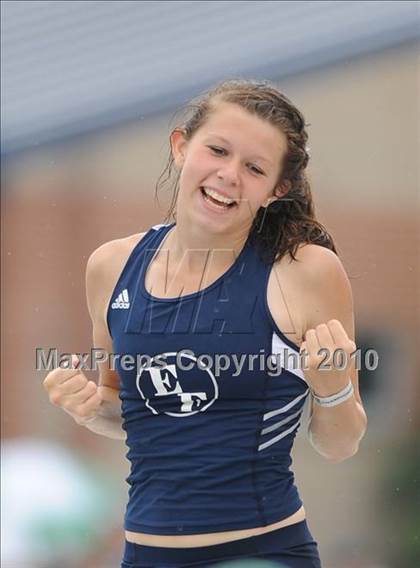 Thumbnail 1 in NCHSAA 4A Track and Field Championships photogallery.
