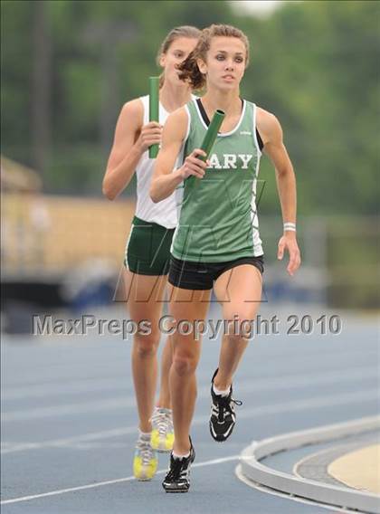 Thumbnail 2 in NCHSAA 4A Track and Field Championships photogallery.