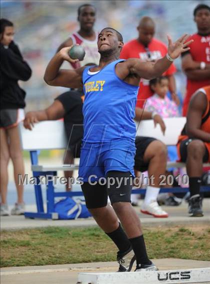Thumbnail 3 in NCHSAA 4A Track and Field Championships photogallery.