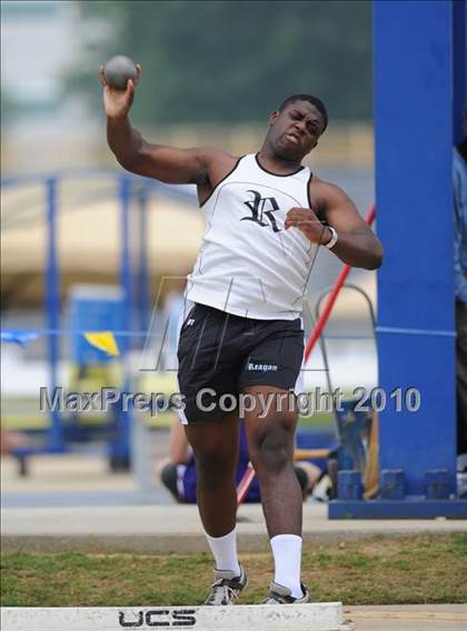 Thumbnail 3 in NCHSAA 4A Track and Field Championships photogallery.