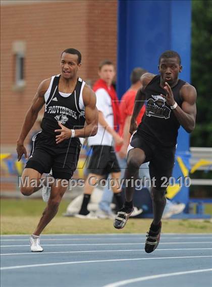 Thumbnail 2 in NCHSAA 4A Track and Field Championships photogallery.
