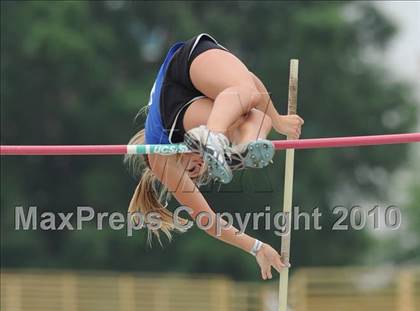 Thumbnail 1 in NCHSAA 4A Track and Field Championships photogallery.