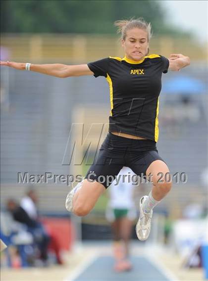 Thumbnail 2 in NCHSAA 4A Track and Field Championships photogallery.