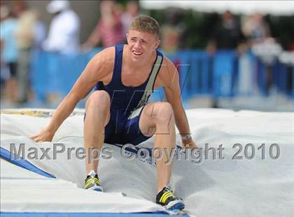 Thumbnail 3 in NCHSAA 4A Track and Field Championships photogallery.