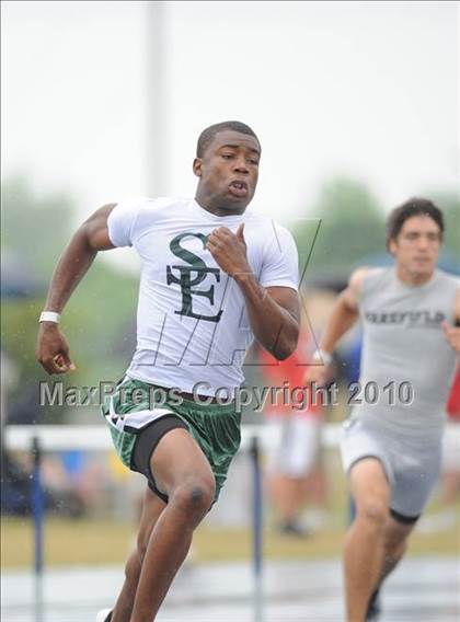 Thumbnail 1 in NCHSAA 4A Track and Field Championships photogallery.