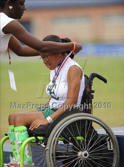 Thumbnail 1 in NCHSAA 4A Track and Field Championships photogallery.