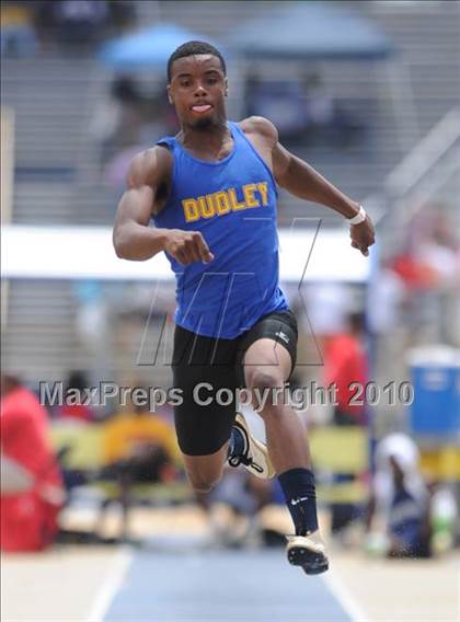 Thumbnail 3 in NCHSAA 4A Track and Field Championships photogallery.
