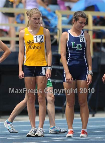 Thumbnail 2 in NCHSAA 4A Track and Field Championships photogallery.