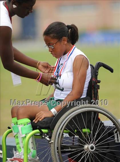 Thumbnail 2 in NCHSAA 4A Track and Field Championships photogallery.
