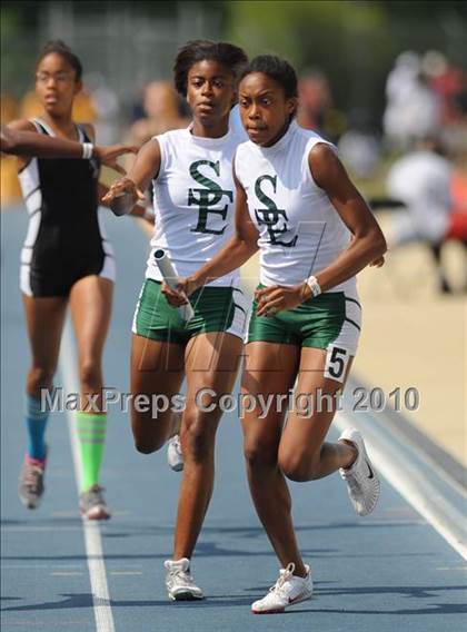 Thumbnail 2 in NCHSAA 4A Track and Field Championships photogallery.