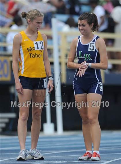 Thumbnail 2 in NCHSAA 4A Track and Field Championships photogallery.