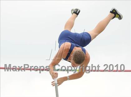 Thumbnail 3 in NCHSAA 4A Track and Field Championships photogallery.