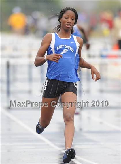 Thumbnail 2 in NCHSAA 4A Track and Field Championships photogallery.