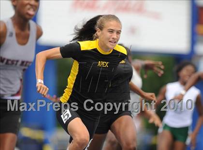 Thumbnail 2 in NCHSAA 4A Track and Field Championships photogallery.