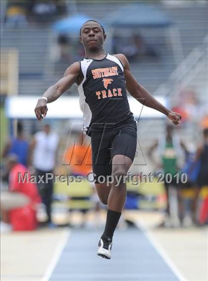 Thumbnail 3 in NCHSAA 4A Track and Field Championships photogallery.