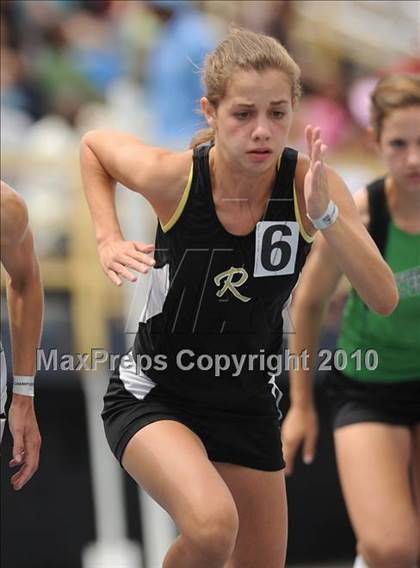 Thumbnail 1 in NCHSAA 4A Track and Field Championships photogallery.